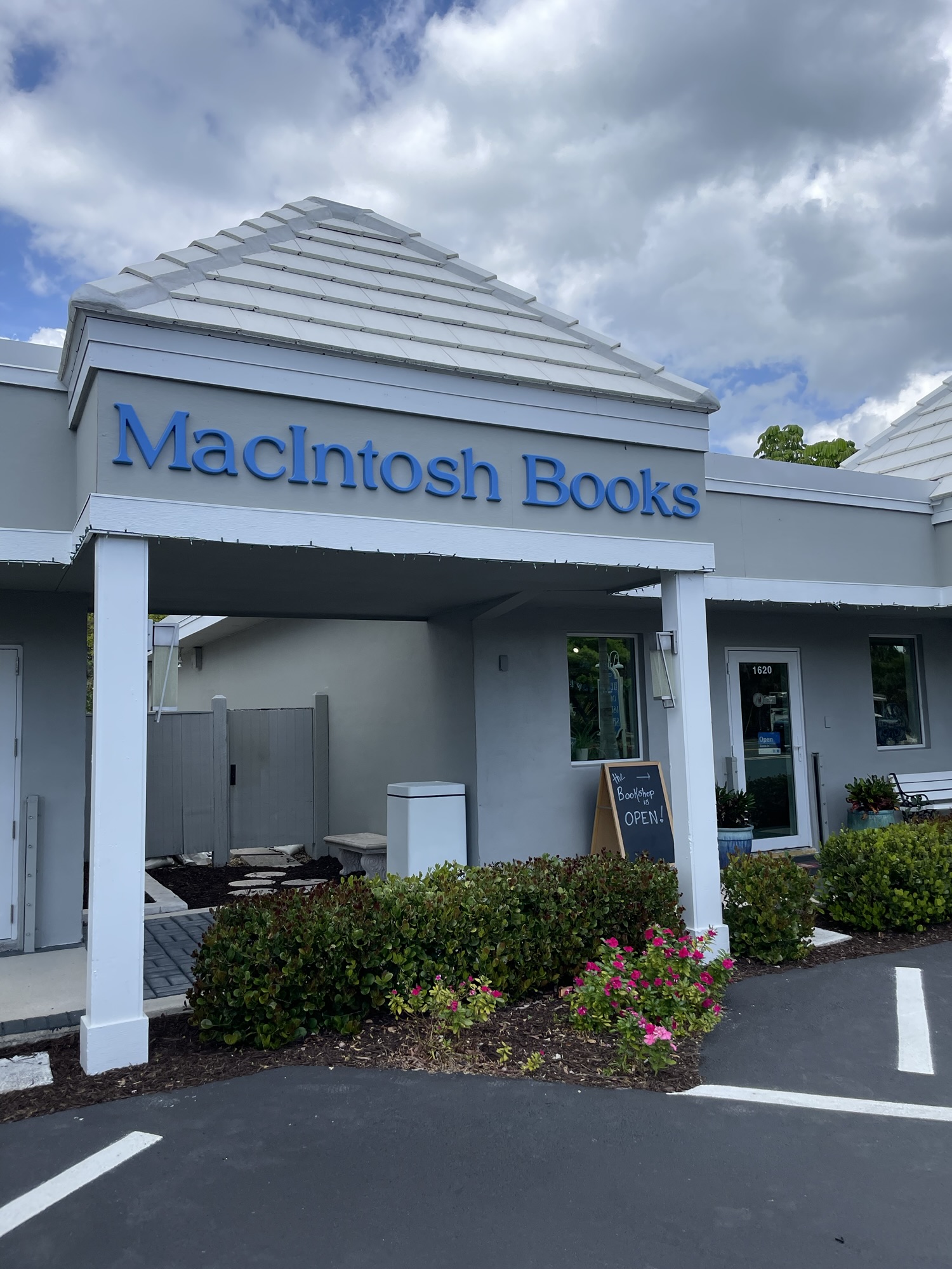 MacIntosh Books + Paper